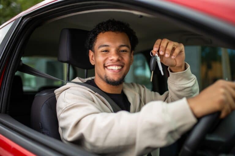 Man sells his car safely online