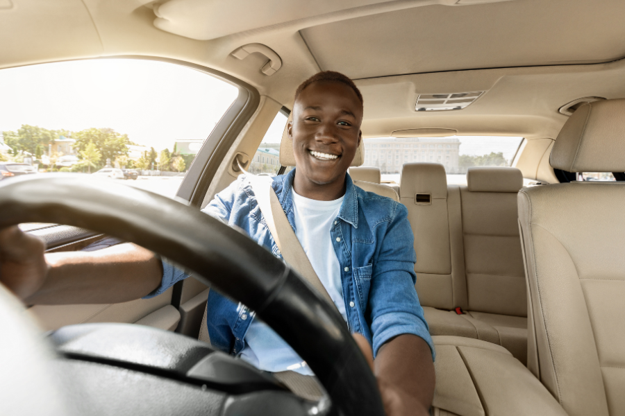 South African guy trades in his car with a full service history for the best deal at Weelee Centurion. 